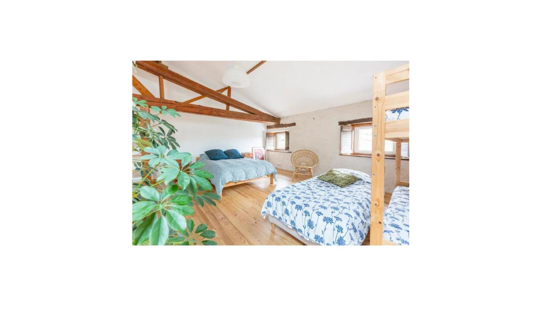 Chambre Triple Deluxe - Gite De La Louve Fougax-et-Barrineuf Exterior photo